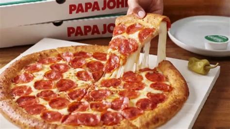 Papa John's Epic Pepperoni Stuffed Crust Pizza TV Spot, 'Noche perfecta ...