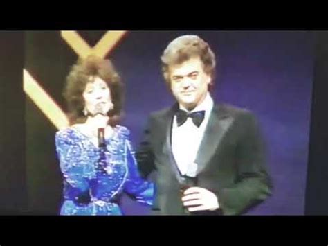 Conway Twitty and Loretta Lynn (1986 cma awards show - YouTube