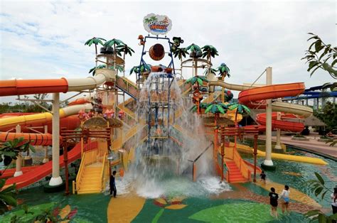 Taman Tema Air Splash Mania dibuka Isnin depan | Hartanah | Berita Harian