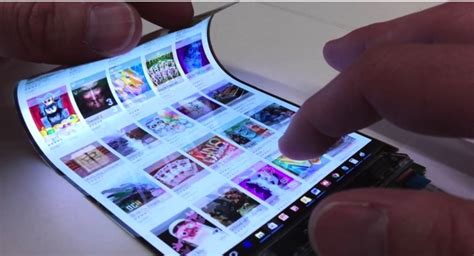 Flexible Display Technology | What is It & How Does it Work?