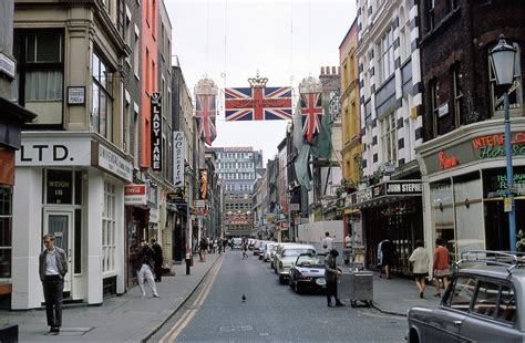 Once the 'Swingingest Street in the World': Pictures of Carnaby Street ...