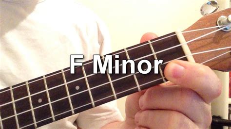 How to play F Minor chord on the ukulele! Acordes - Chordify