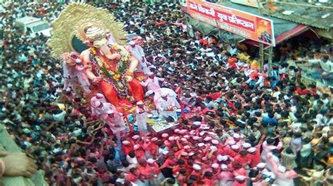 Ganpati Pandals In Mumbai To Visit This Ganesh Festival: TripHobo