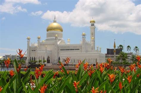 D Ed's Blog: Sultan Omar Ali Saifuddin Mosque, Brunei