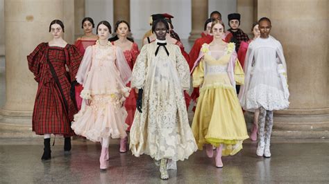 8 Top Trends From the London Fall 2021 Runways - Fashionista