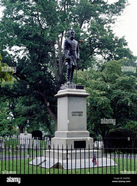 Statue of Confederate General Thomas Stonewall Jackson in the Stonewall ...