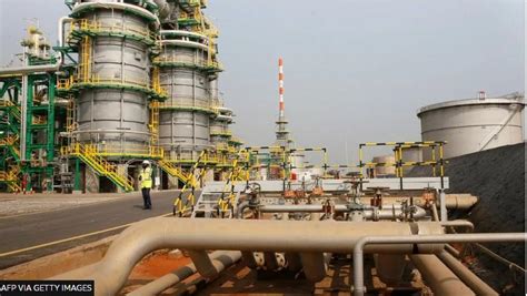 Angola leaves Opec oil cartel in output quota row - Mozambique