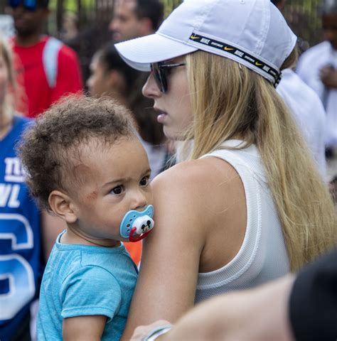 Flipboard: Saquon Barkley brings his family to Hersheypark for roller ...