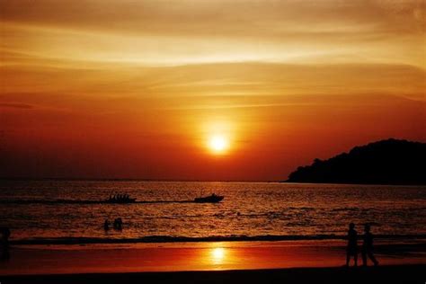 Langkawi Sunset Cruise Including Private Hotel transfers and dinner (Mar 2024)