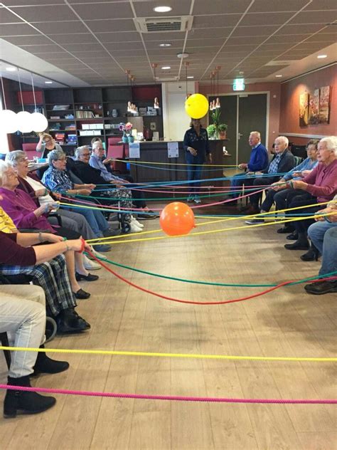 Pin by Andrea Fens on spel en sport senioren | Indoor games for kids, Nursing home activities ...