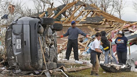 Tornadoes, severe storms cost $10 billion in U.S. in 2015