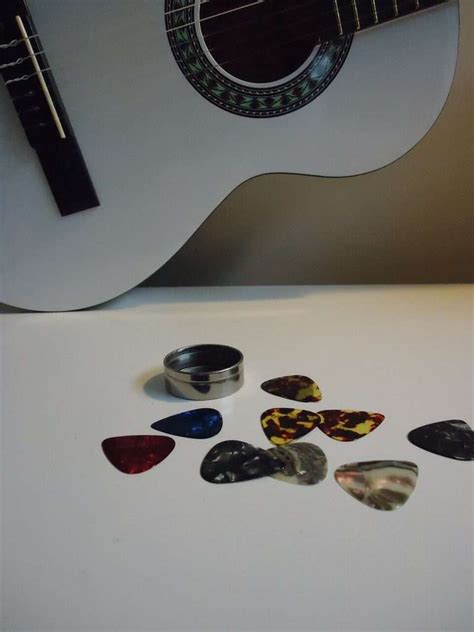 THE ARCHIVE OF ALL GUITAR PICK'S MATERIALS - Guitar Outrun