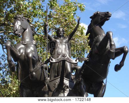 Boudica Statue London Image & Photo (Free Trial) | Bigstock