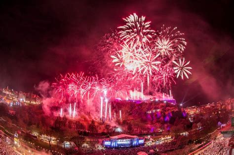 Edinburgh's Hogmanay: Capacity to be cut by half - BBC News