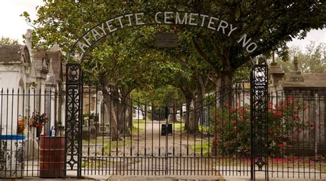 Lafayette Cemetery in Garden District | Expedia