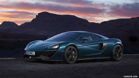 2017 McLaren 570GT - Front Three-Quarter | Caricos