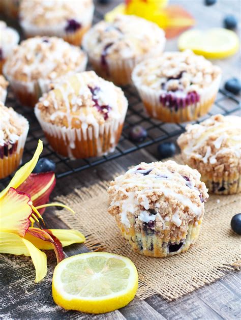 Blueberry Lemon Muffins With Crumb Topping | 3 Yummy Tummies