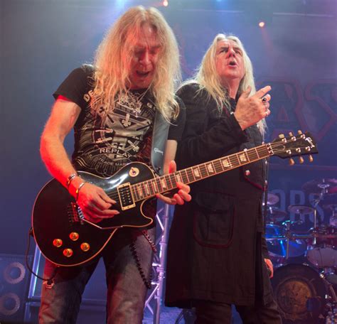 BIFF BYFORD (Saxon) Interview - Metal Express Radio