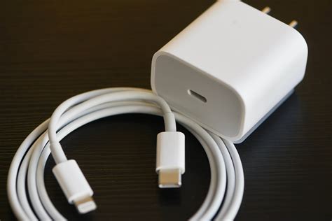 Cliente ganha carregador após comprar iPhone 12 e processar a Apple - MacMagazine