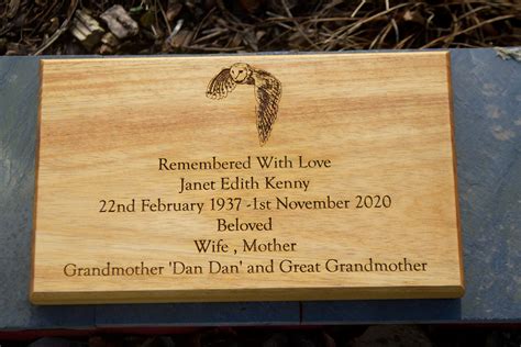 Engraved Wooden Memorial Plaques | UK Memorials