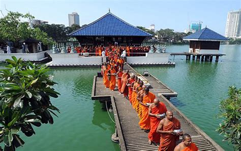 Gangaramaya Temple | Let's Flamingo