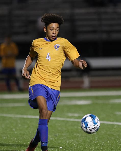 No. 3 Chicopee Comp boys soccer shuts out No. 9 Springfield Central, 1 ...