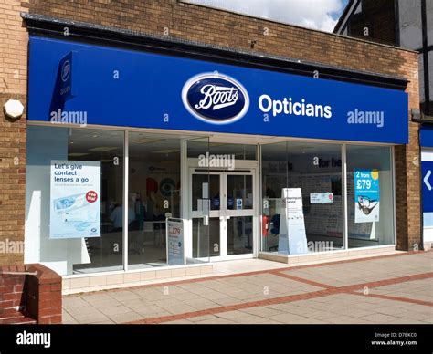 Boots opticians sign hi-res stock photography and images - Alamy