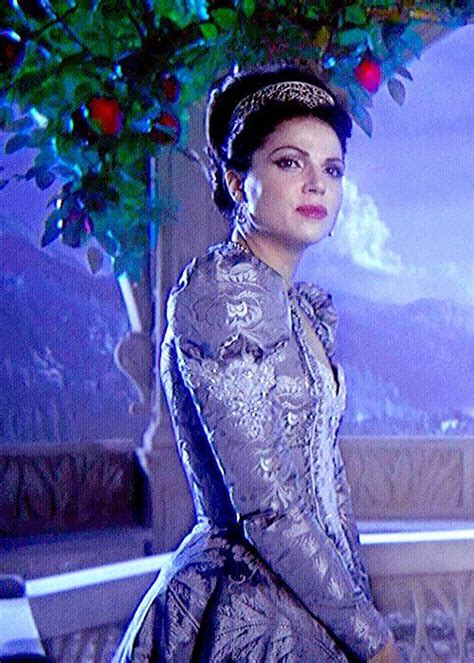 The Evil Queen/Regina Mills Photo: The Evil Queen | Queen photos, Evil queen, Regina mills