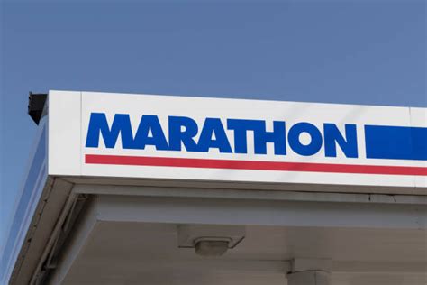 20+ Marathon Gas Station Sign Stock Photos, Pictures & Royalty-Free ...