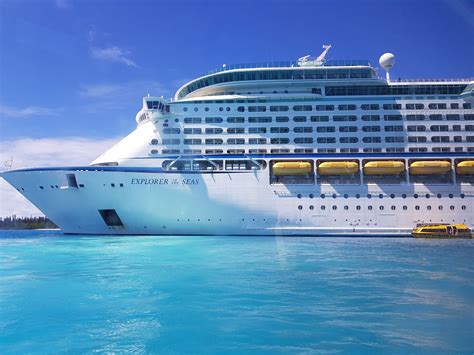 Royal Caribbean’s Explorer of the Seas! – Globetrotting Grommets