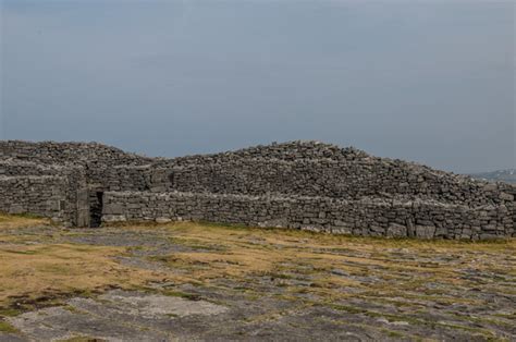 Dún Aonghasa © Ian Capper cc-by-sa/2.0 :: Geograph Britain and Ireland