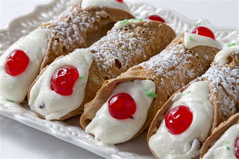 Cannoli Large- 6 per order – Circo's Pastry Shop