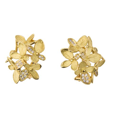 18K Gold & Diamond Flower Earrings – Matero