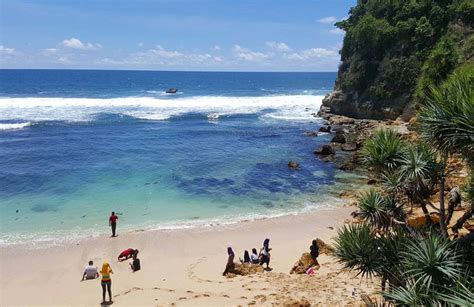 13 beaches near Jakarta where you can find white sand and crystal clear ...