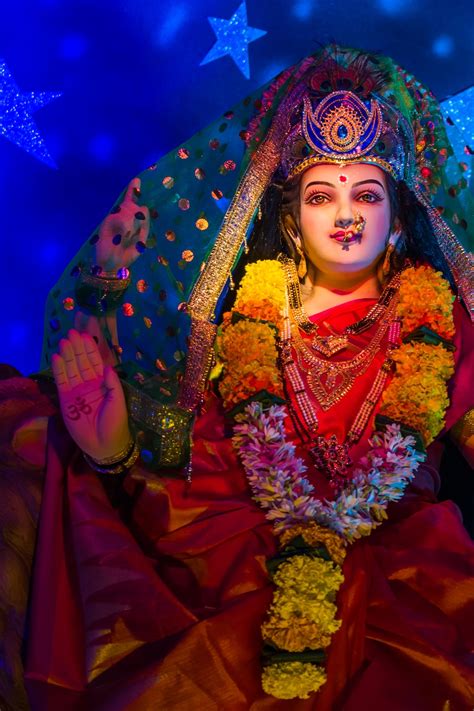 गलती से भी न करें मां को ये चीज़ें भेंट वरना... - shardiya navratri