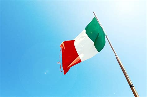 Bandera de Italia Historia, significado y curiosidades