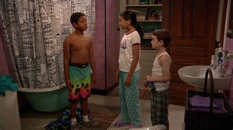 Image - Raven's Home - 1x01 - Baxters Back! - Booker, Nia and Levi.jpg ...