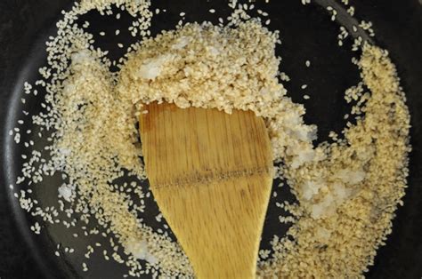 Handmade gomashio (gomasio) recipe - Japanese sesame salt condiment that's worth their salt ...