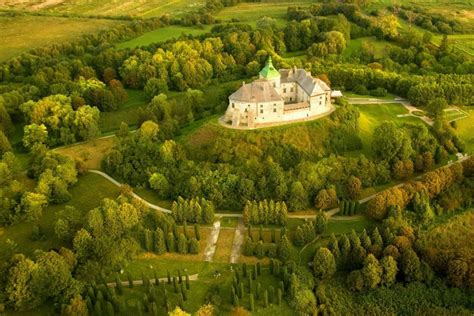 10 Ukrainian Castles to be Seen by Every Foreign Tourist