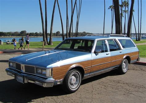 1990 Oldsmobile Custom Cruiser Final Edition for sale on BaT Auctions ...