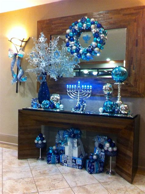 Hanukkah house decorations | Hanukkah decorations, Hannukah decorations ...