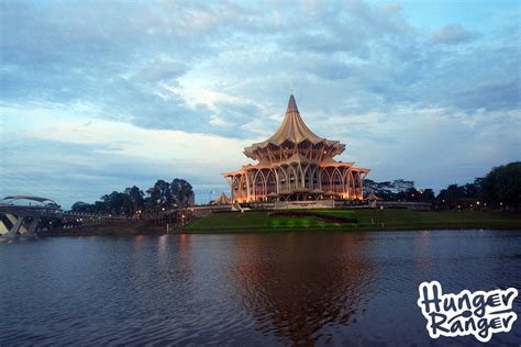 Kuching: Waterfront Bazaar