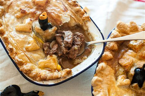 Oxtail, Steak and Kidney Pie Recipe - Housewife Confidential