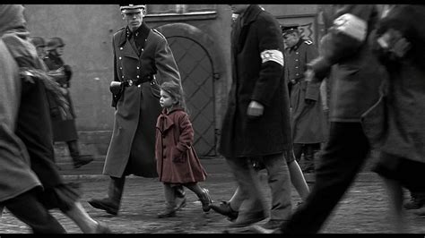 Schindler's List e la storia della bambina con il cappotto rosso