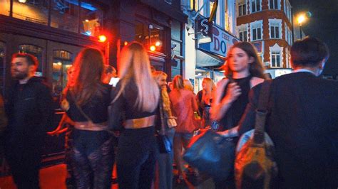 London Nightlife, West End & Soho Midnight London Walk on a Lively ...