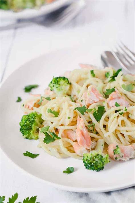 Creamy Salmon and Broccoli Pasta – Petit Porcini