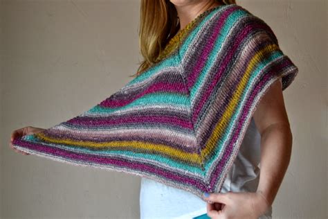 Crochet in Color: My Finished Zoe Shawl