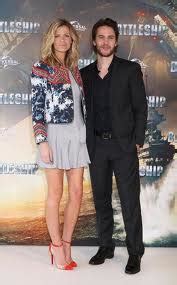 Taylor Kitsch Girlfriend Brooklyn Decker Images 2012 | Tamilheroinssexyphotos