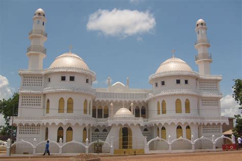 Ahmadiyya Mosques: Ahmadiyya Muslim Jamaat Mosque - Tamale Ghana