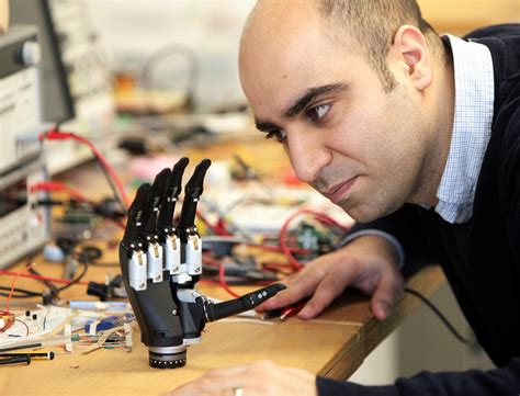 Bionic hand assesses objects to determine grip in milliseconds | Engineering and Technology Magazine